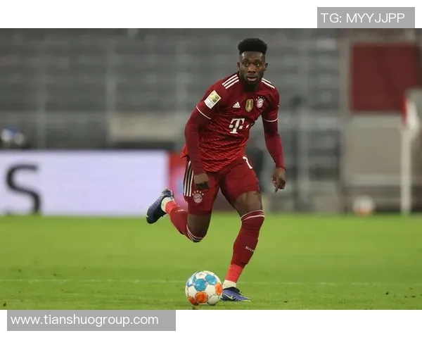 足球球星眼睛之美解析：谁的眼神最迷人引人注目