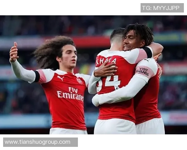 足球球星是否亲自参与卡片抽取过程揭秘背后的趣事与真相